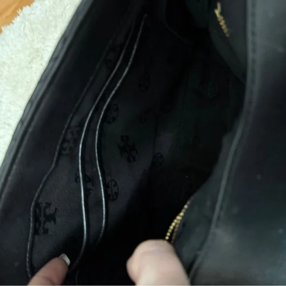 Tory Burch Large Black Matte Fleming Quilted Convertible Leather Shoulder Bag - Picture 10 of 11